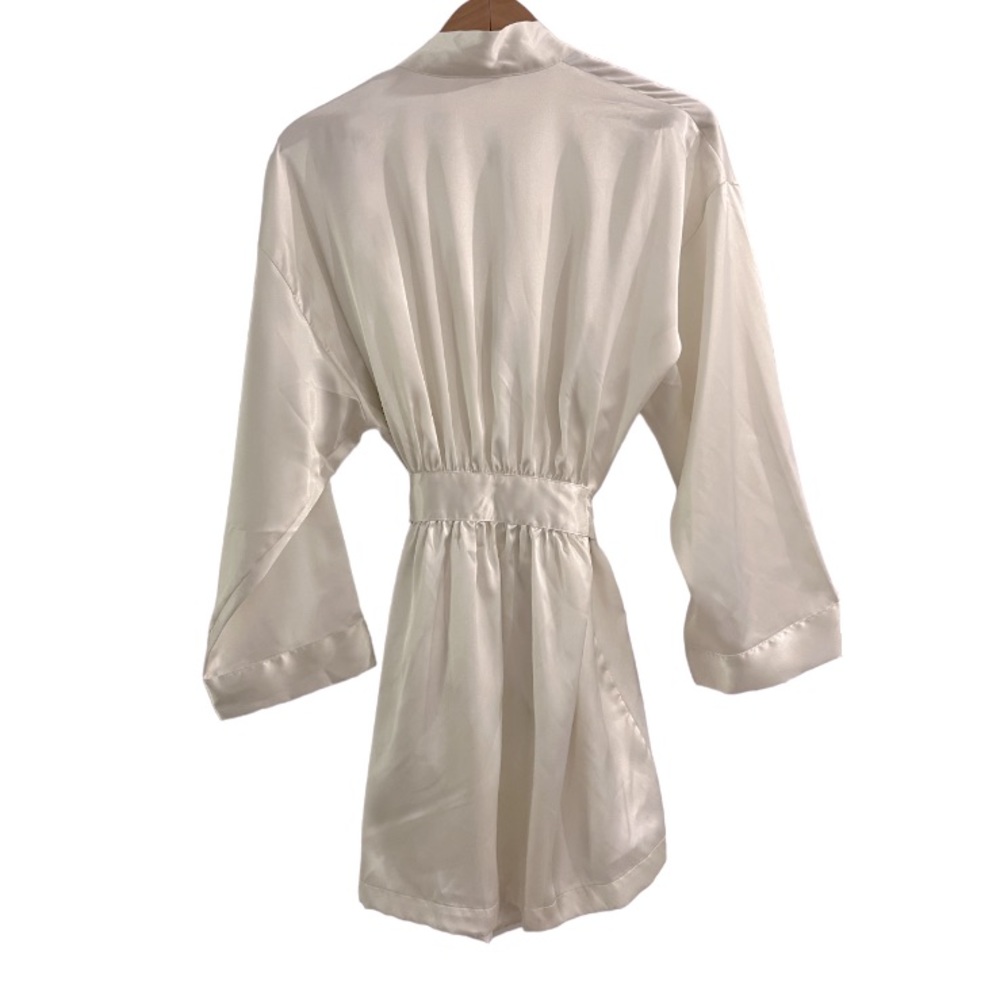Victoria’s Secret Robe with side pockets. - Picture 3 of 6